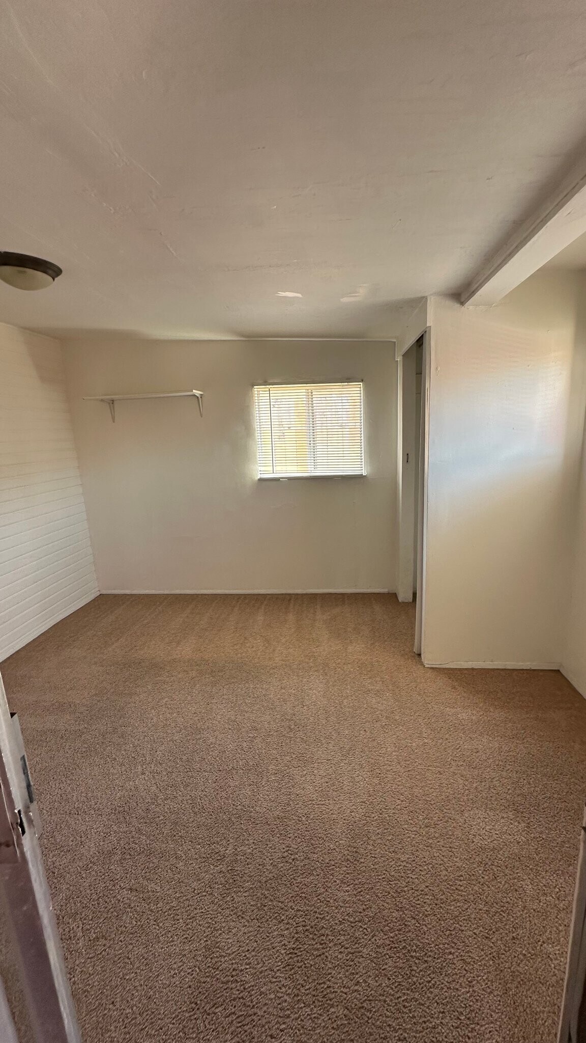 Building Photo - 4640 Clairemont Dr