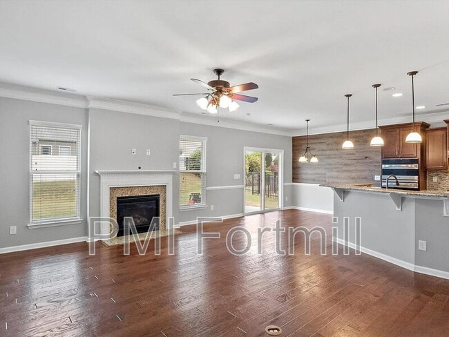 Building Photo - 5045 Fenwick Ct