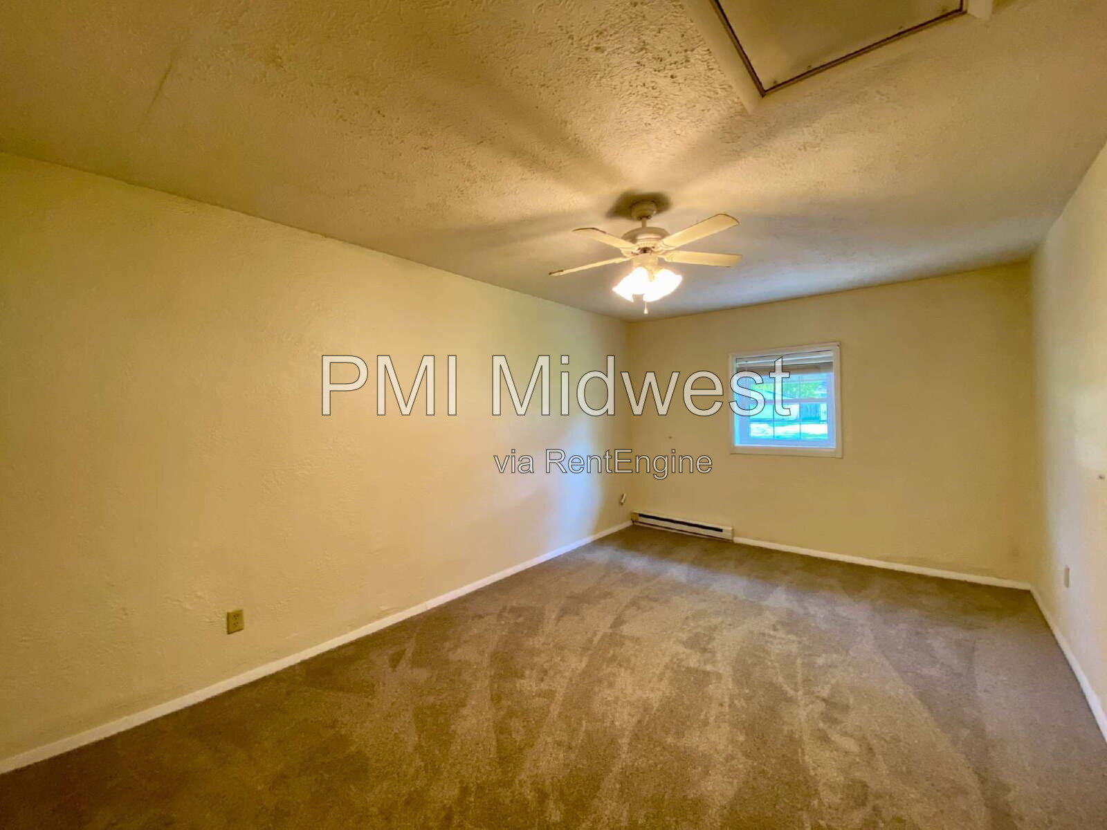 Building Photo - 226 Southlane Dr