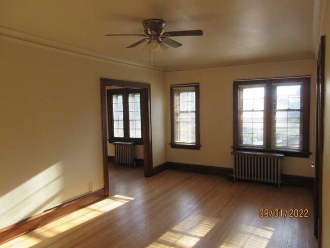 Building Photo - Available June 2026 Gorgeous Studio Beautiful Remodeled Apartment