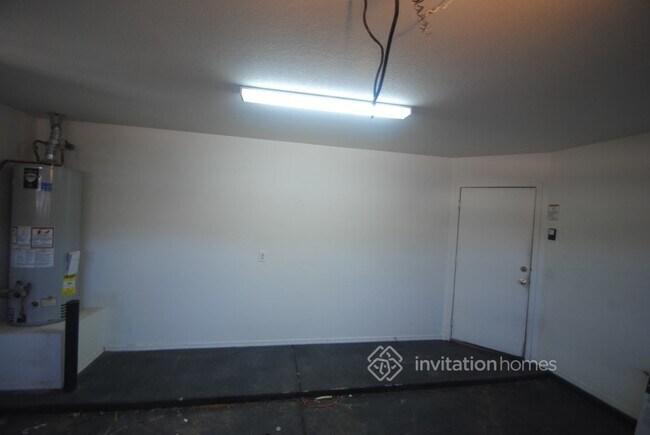 Building Photo - 13045 W Avalon Dr