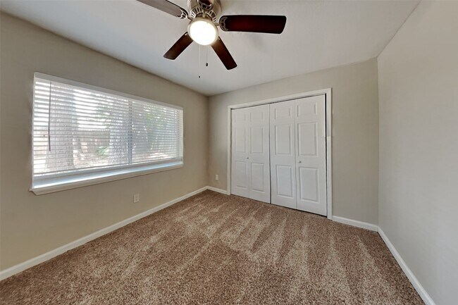 Building Photo - 3007 Birch Creek Dr