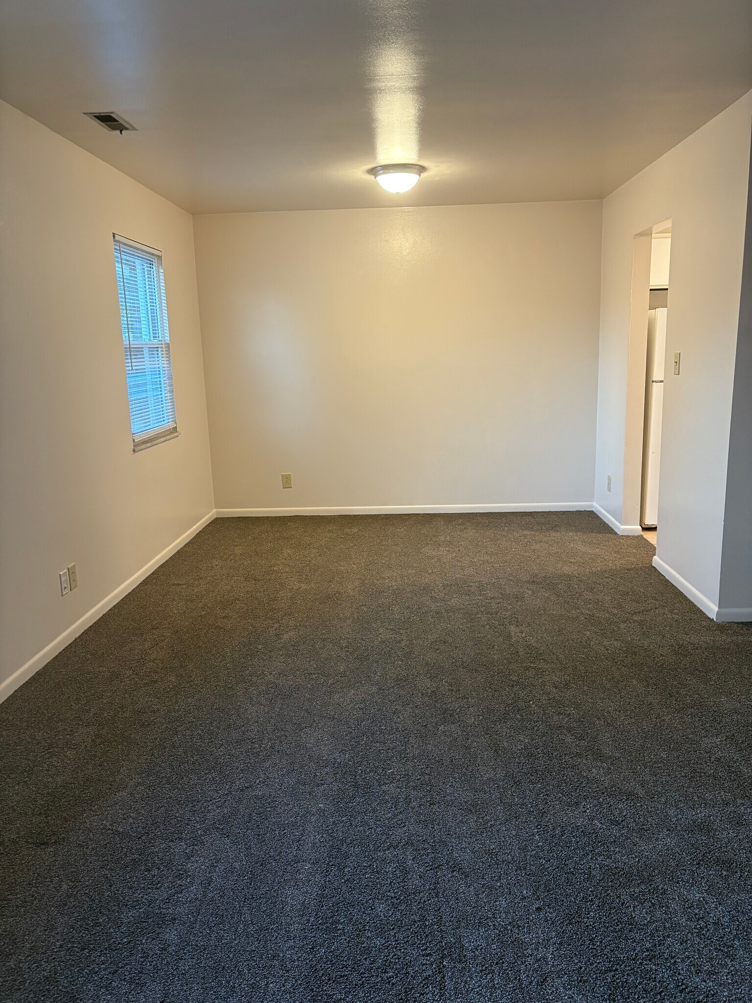 Family Room - 42 Vinway Ct