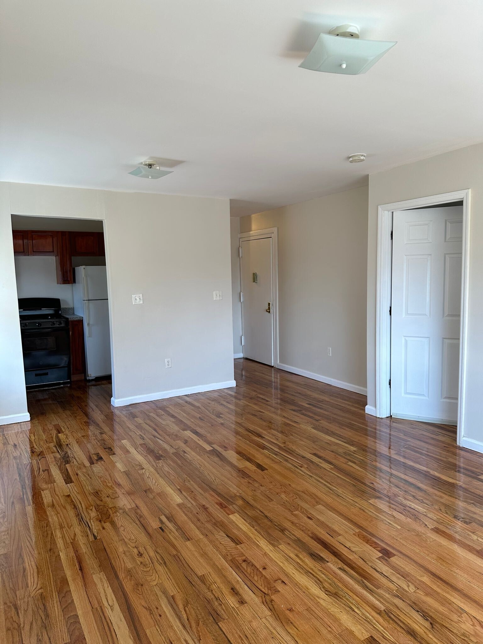 Building Photo - 2861 Grace Ave