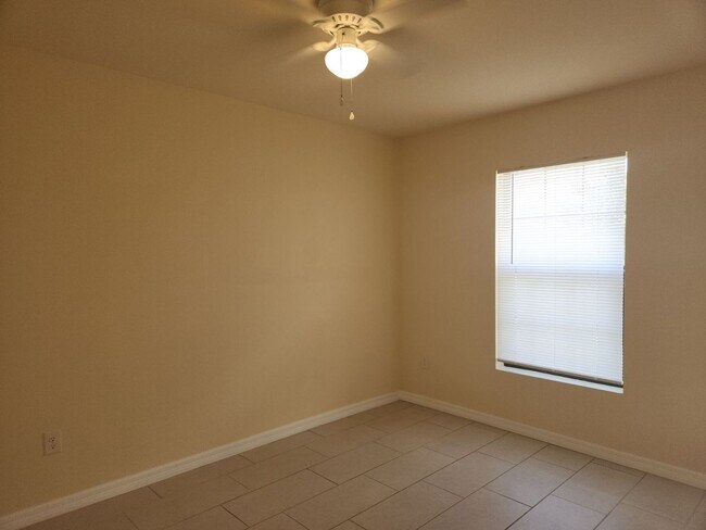 Building Photo - Duplex for rent