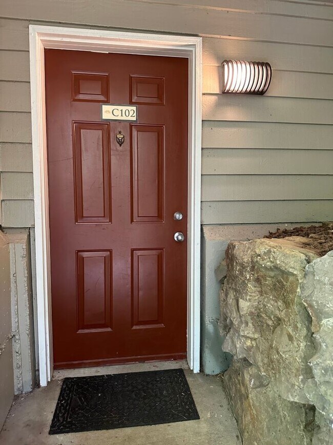 Building Photo - 2Bd/2Ba Bellevue Condo