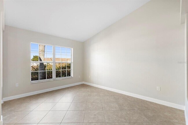 Building Photo - 1227 Tivoli Dr
