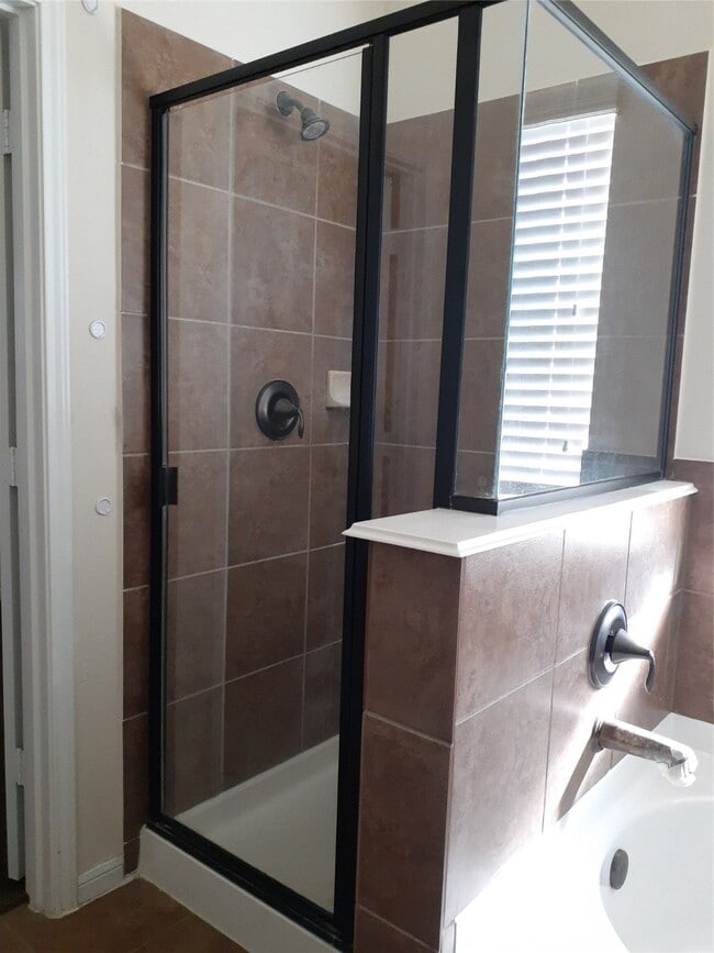 Building Photo - 6603 Sharpstone Creek Ln