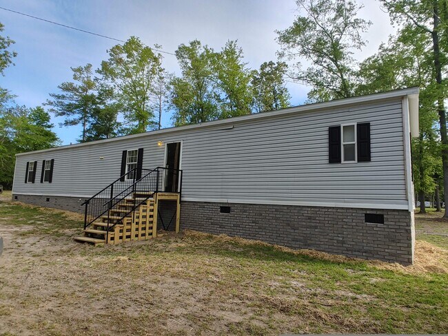 Building Photo - 2295 Plantation Rd