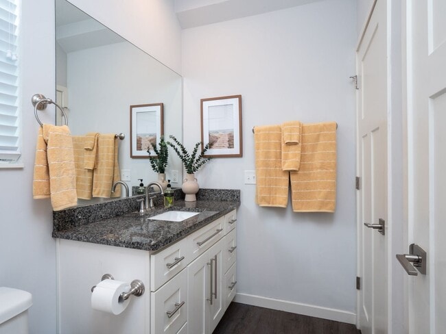 Building Photo - 4 Bedroom, 4 Bathroom House