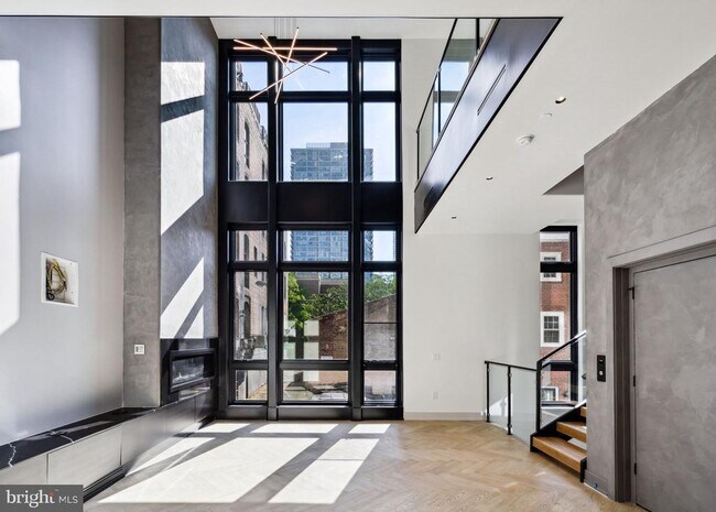 Building Photo - 110 S Bonsall St