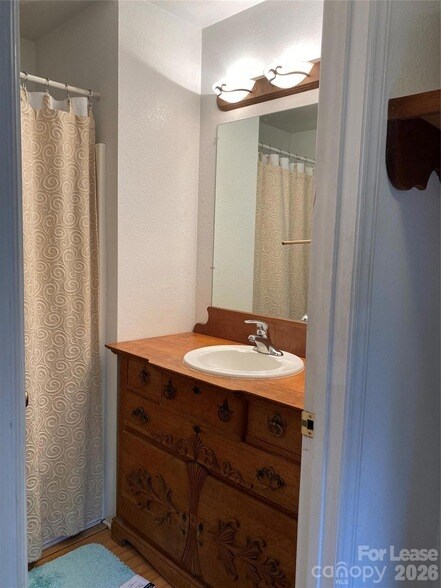 Building Photo - 2208 Blue Rock Rd