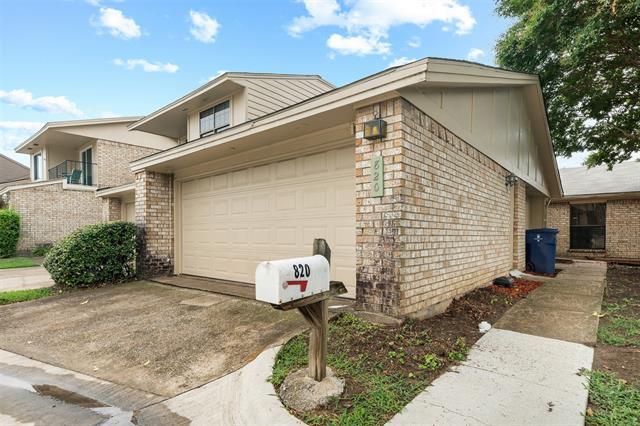 Building Photo - 820 St Andrews Ct