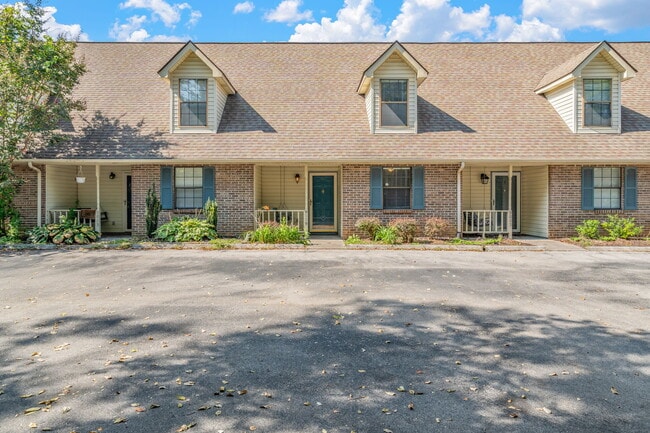Building Photo - 9009 Fountain Brook Ln