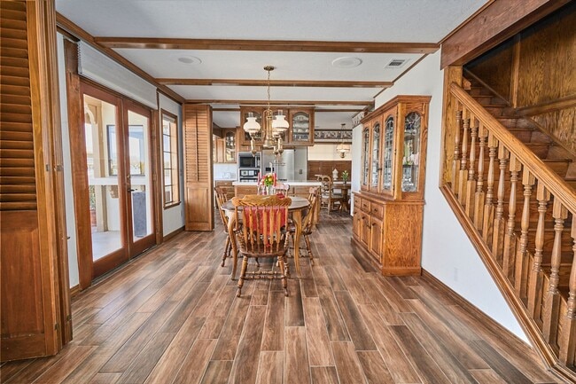 Building Photo - Spacious 3-Bedroom Lake House in Victorvil...