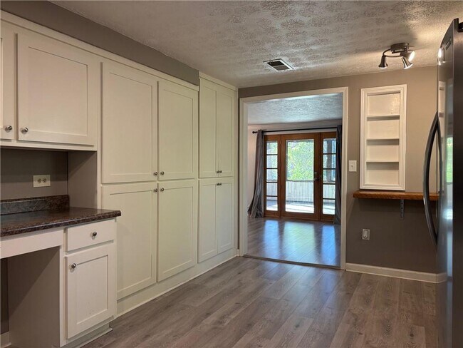 Building Photo - 209 Evans Cook Ct