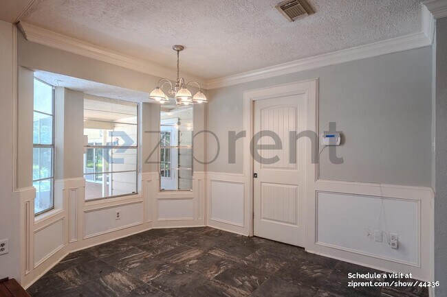 Building Photo - 1558 O'Connor Dr