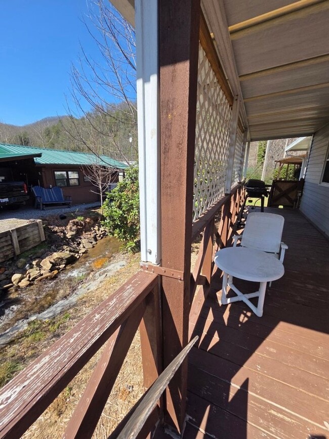 Building Photo - $1,350 - 1 Bedroom / 1 Bath Park Model on the Creek in Tatham Mountain Park