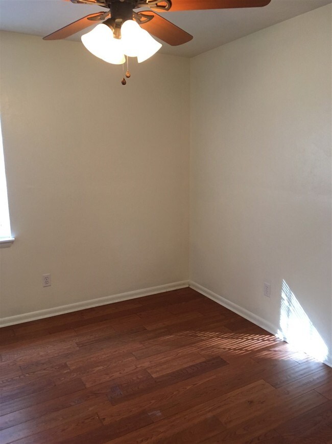 Building Photo - 3818 Leane Dr