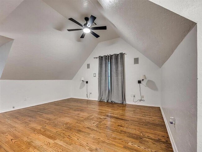 Building Photo - 1017 McFarland St