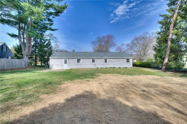 Building Photo - 140 Phillips Rd