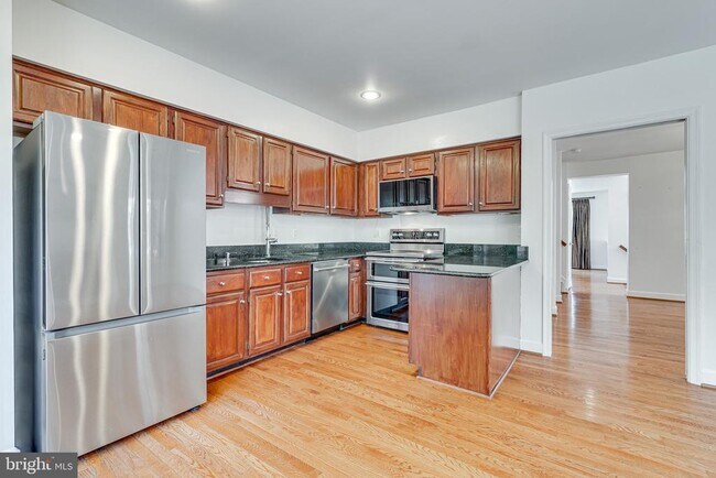 Building Photo - 1498 Hampton Hill Cir