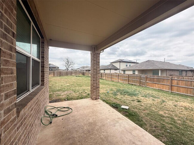 Building Photo - 120 Calla Ln