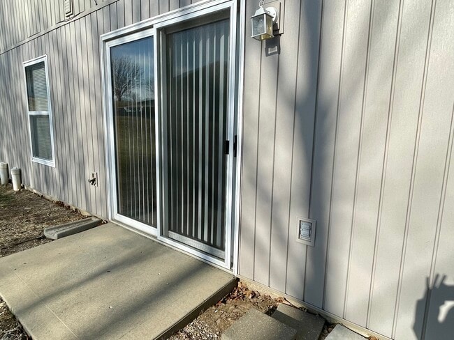 Building Photo - 1949 S Powahatan Ct