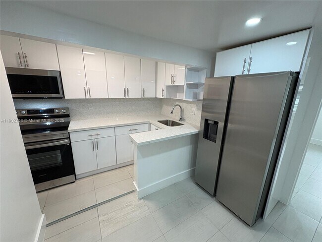 Primary Photo - 3157 SW 17th St