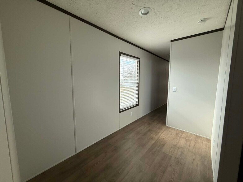 Building Photo - 114 Shady Grove Dr