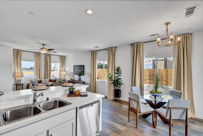 Building Photo - 2325 Wagon Wheel Ave