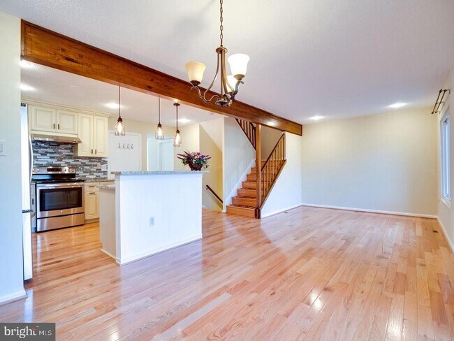 Building Photo - 2303 Glade Bank Way