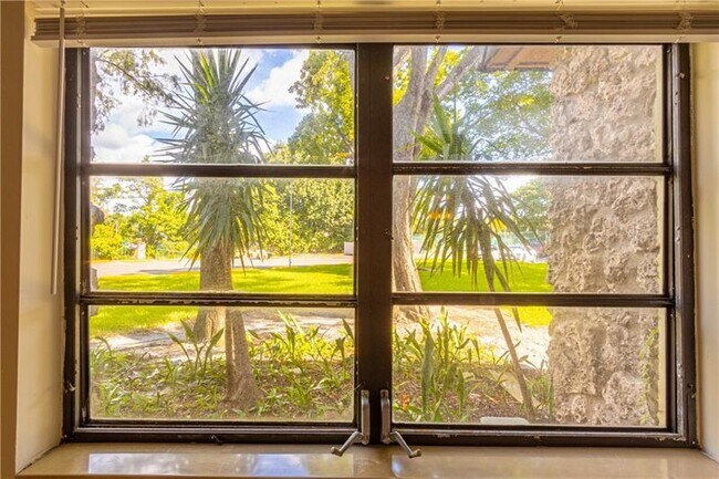 Building Photo - 3125 Oakland Shores Dr