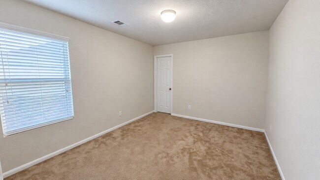 Building Photo - 12102 Kings Fall Dr