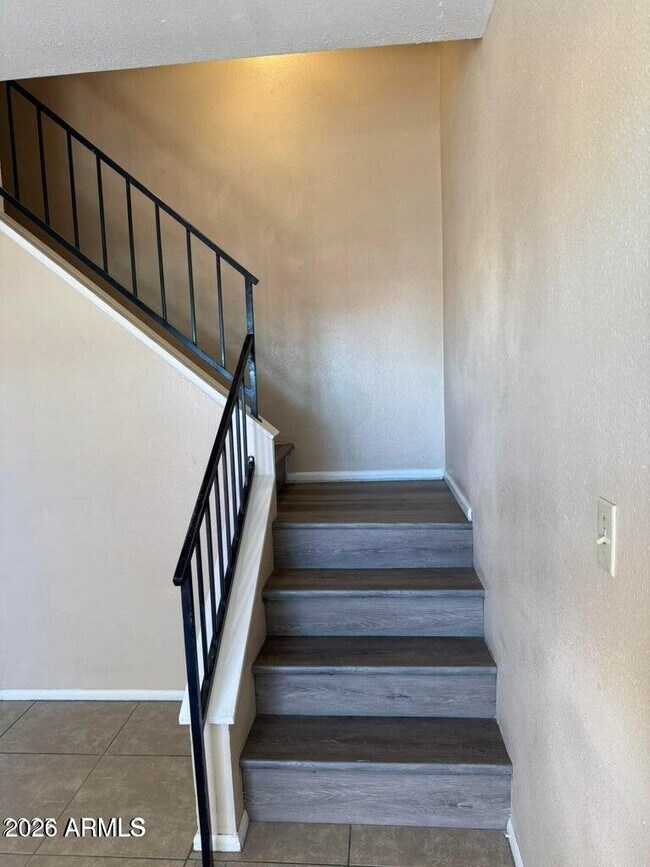 Building Photo - 286 W Palomino Dr