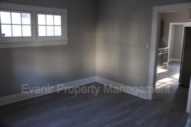 Building Photo - 1568 N Euclid Ave