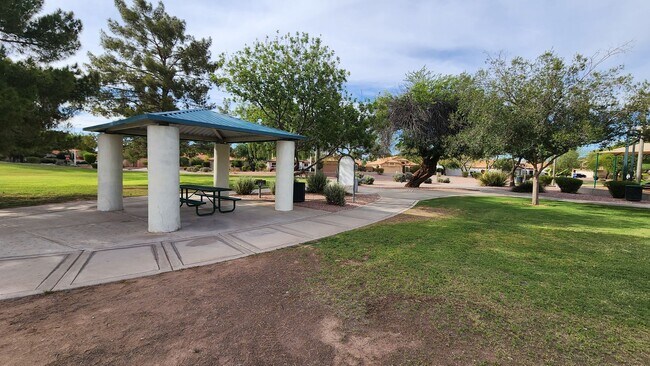 Building Photo - 3 Bedroom + Office Home in the Vineyards Community Near W Germann Rd and S Dobson Rd!