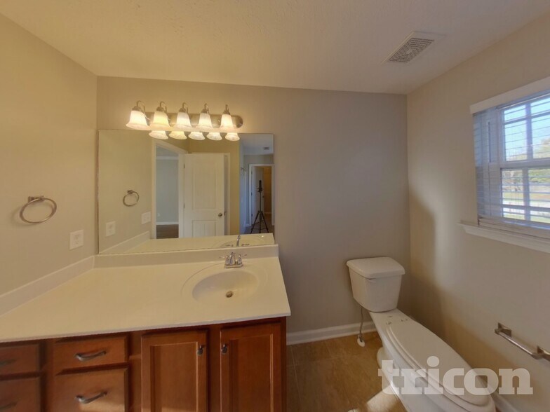 Building Photo - 916 Coolidge Ct