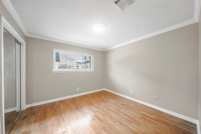 Building Photo - 16121 Singapore Ln