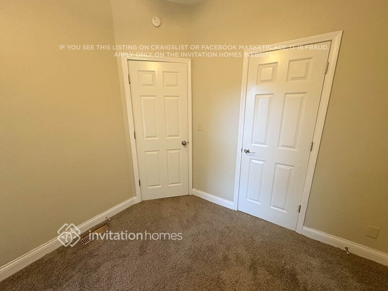 Building Photo - 1024 25th Ave SE