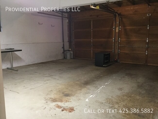 Building Photo - 17009 NE 28th Pl