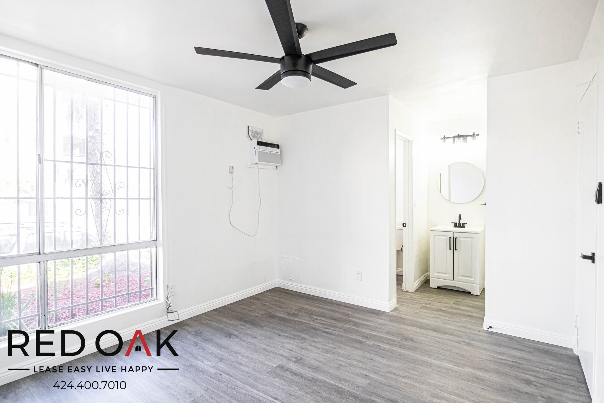 Building Photo - 10810 Sarah St