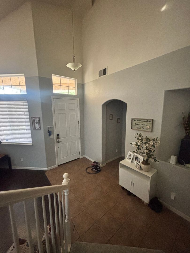 Building Photo - 2546 Jennifer Dr