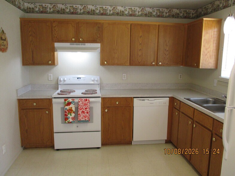 Building Photo - 179 Armadillo Ln