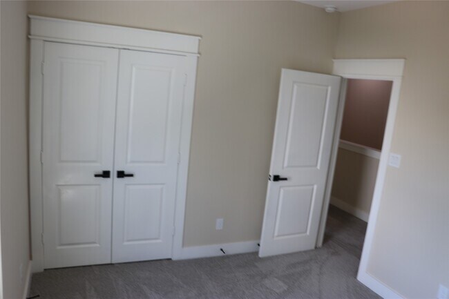 Building Photo - 9439 Radio Rd