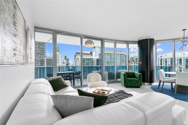 Building Photo - 200 Biscayne Blvd Way