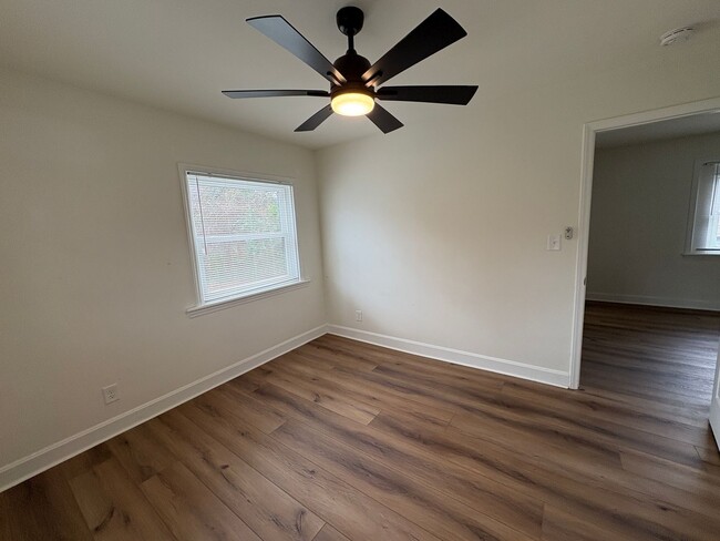 Building Photo - Cozy 2 Bedroom Duplex In NoDa Area
