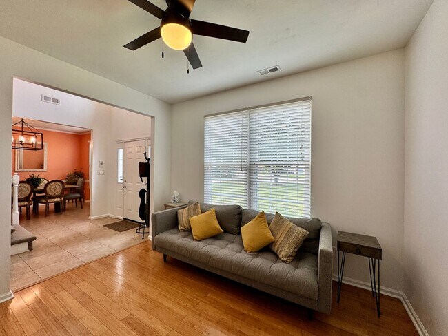 Building Photo - First-Time Rental! Available 08-07-26 - Fenced Yard, Pet Friendly, Attached 2-Car Garage!