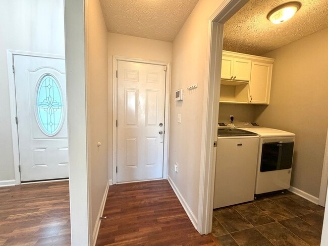 Building Photo - 1407 Scrub Oak Drive