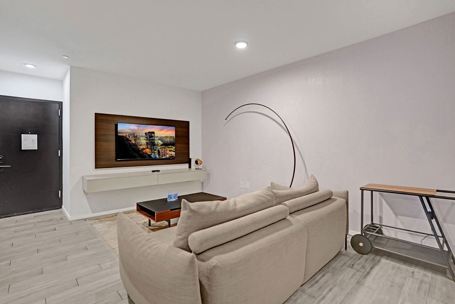 Building Photo - 398 NE 5th St